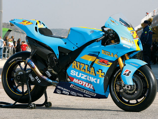 146_0805_07_zsuzuki_rizla_GSVR800side_view.jpg